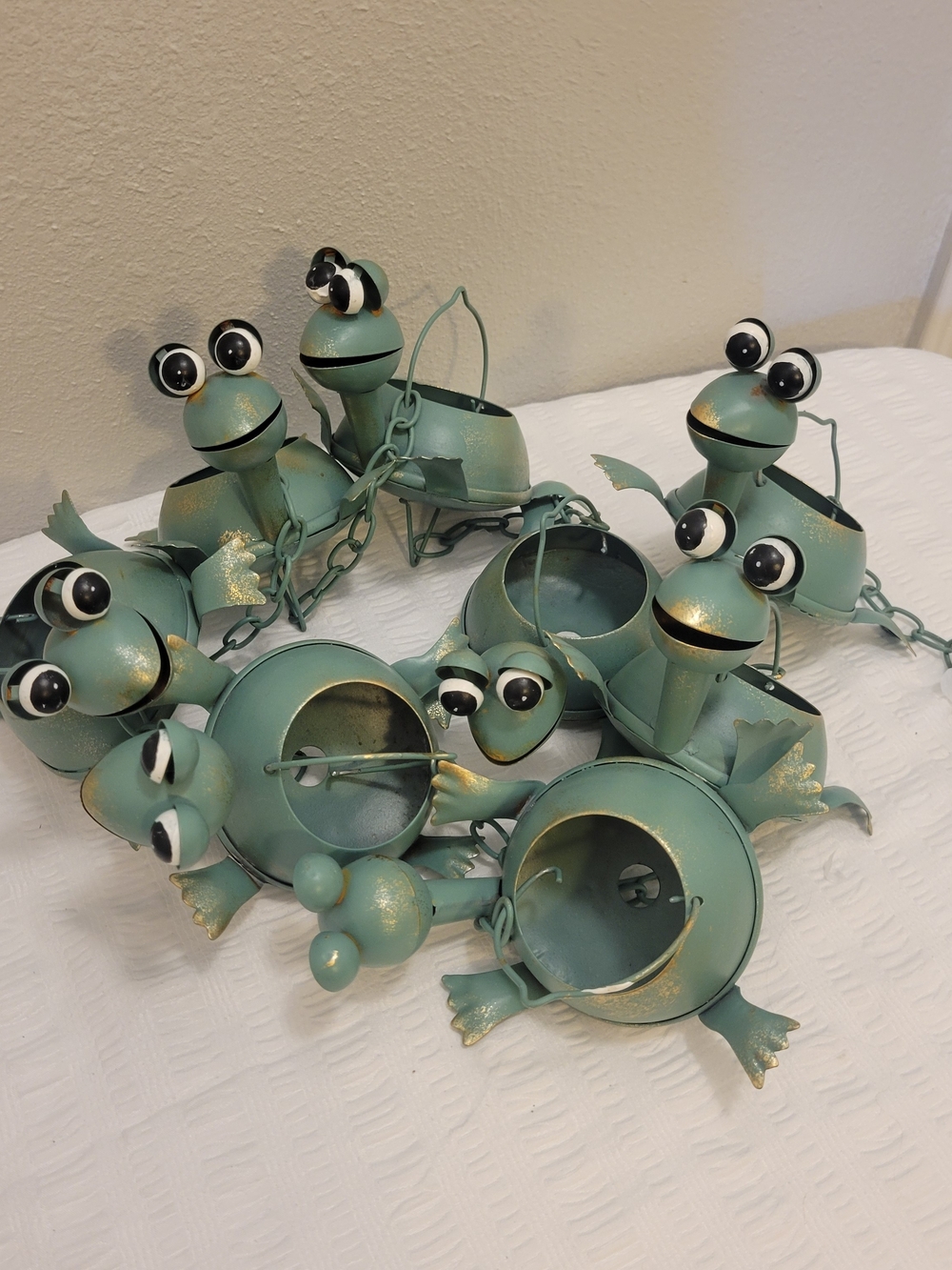 Green Metal Frog Hanging Planters - Set of 8